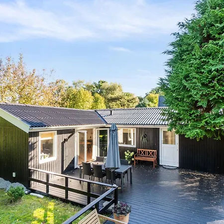 Summer House Centrally Located In The Heart Of Hornbk Holiday home Hornbaek