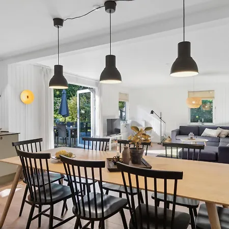 Newly Renovated And Modern Near The 펜션 Hornbæk