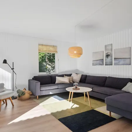 펜션 Newly Renovated And Modern Near The